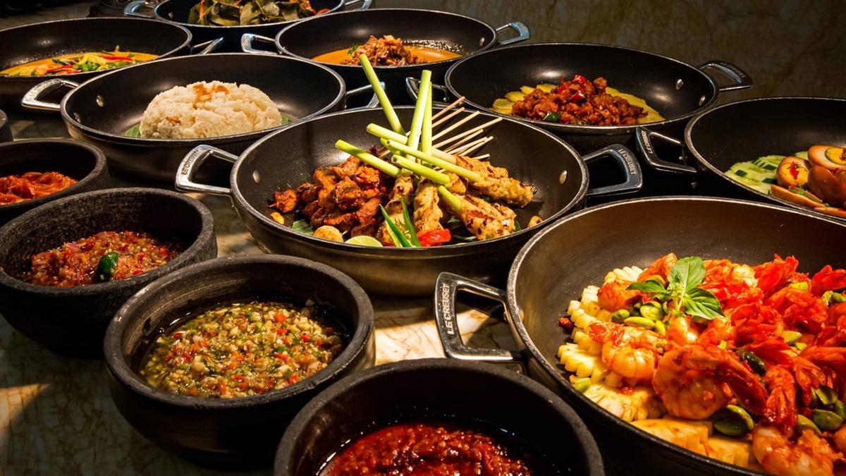 Makanan Khas Nusantara yang Wajib Dicoba Saat Liburan