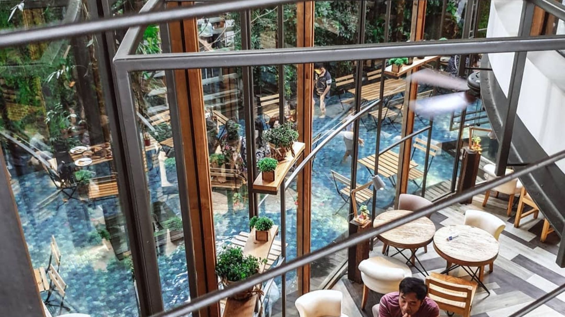 Rekomendasi Tempat Makan Outdoor Instagramable di Bandung