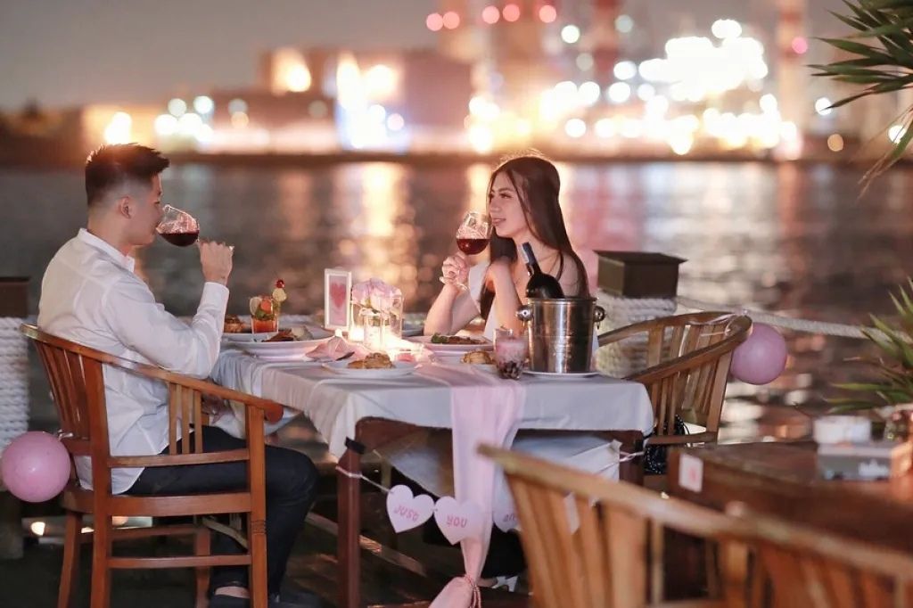 Rekomendasi Tempat Makan Romantis di Tengah Kota Jakarta