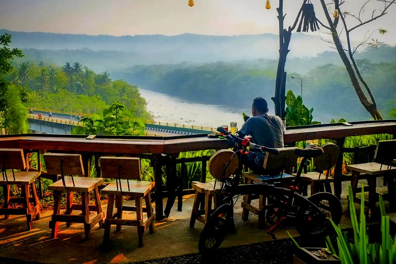 Tempat Makan di Tengah Alam yang Menenangkan Jiwa